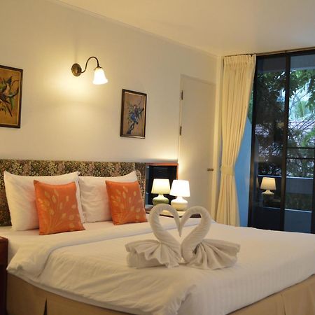Nern Chalet Beachfront Hotel Hua Hin Exterior photo