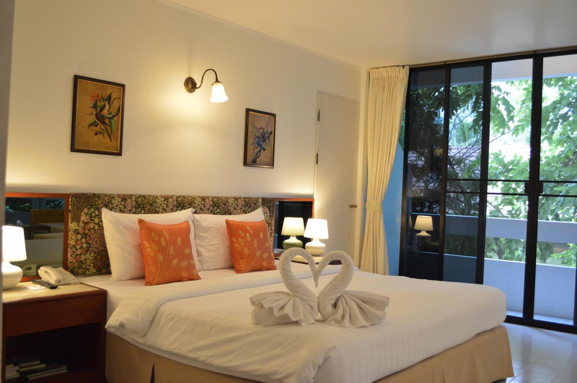 Nern Chalet Beachfront Hotel Hua Hin Exterior photo