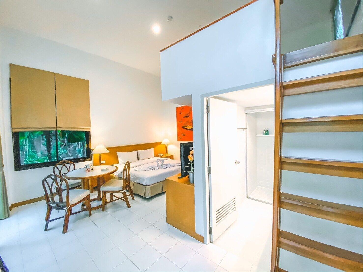 Nern Chalet Beachfront Hotel Hua Hin Exterior photo