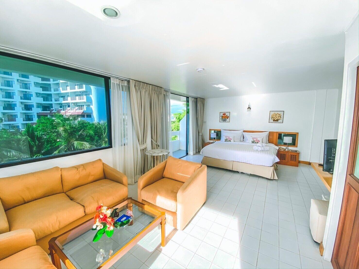 Nern Chalet Beachfront Hotel Hua Hin Exterior photo