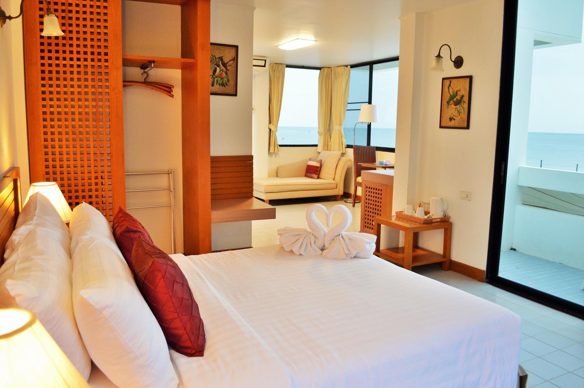 Nern Chalet Beachfront Hotel Hua Hin Exterior photo