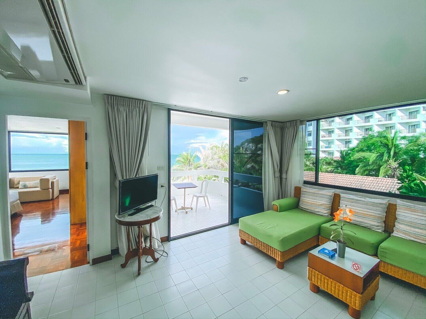Nern Chalet Beachfront Hotel Hua Hin Exterior photo