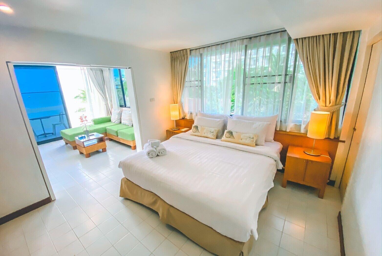Nern Chalet Beachfront Hotel Hua Hin Exterior photo