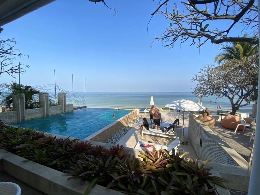 Nern Chalet Beachfront Hotel Hua Hin Exterior photo