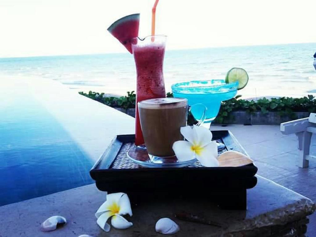 Nern Chalet Beachfront Hotel Hua Hin Exterior photo