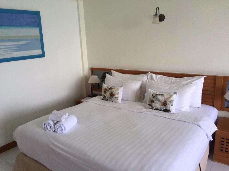Nern Chalet Beachfront Hotel Hua Hin Exterior photo